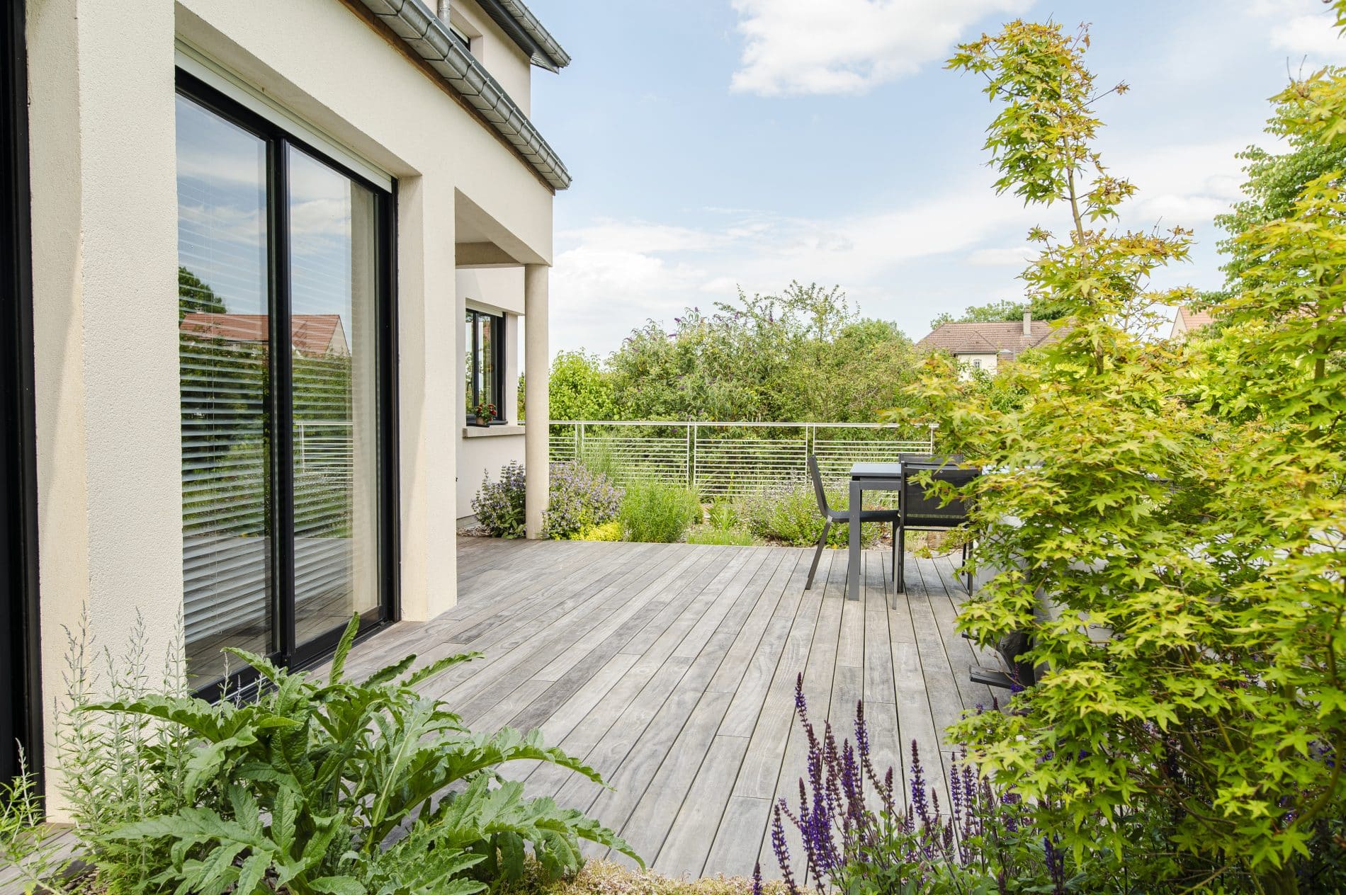 terrasse bois exotique jardin contemporain Nancy Lorraine Pauchard paysagiste